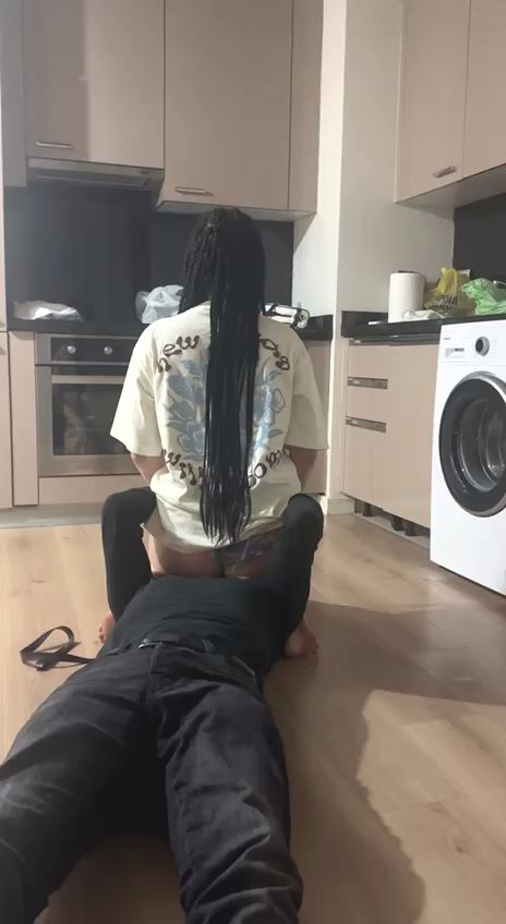 Götümün altında olan şanslı köle